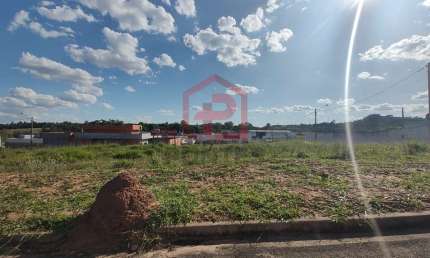Terreno à venda no Residencial Lívia I, Botucatu  por R$ 1.200.000
