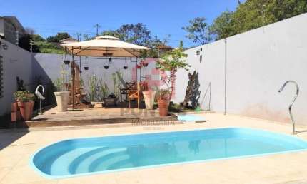 Casa com 3 quartos à venda no Jardim Dona Nicota de Barros, Botucatu , 307 m2 por R$ 700.000