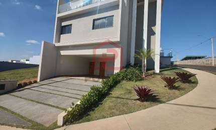 Casa em condomínio fechado com 3 quartos à venda no Lívia III, Botucatu , 300 m2 por R$ 1.600.000