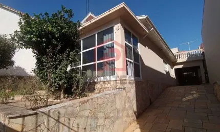 Casa com 3 quartos à venda na Vila Padovan, Botucatu , 250 m2 por R$ 400.000
