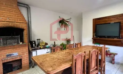 Casa com 3 quartos à venda na Vila Maria, Botucatu , 237 m2 por R$ 599.000