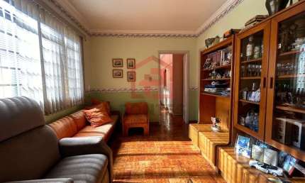 Casa com 4 quartos à venda no Centro, Botucatu  por R$ 380.000