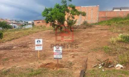 Terreno à venda no Residencial Lívia, Botucatu  por R$ 98.000