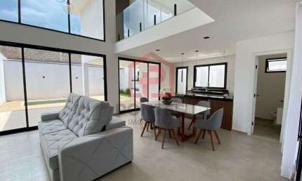 Casa em condomínio fechado com 3 quartos à venda no Lívia III, Botucatu  por R$ 990.000