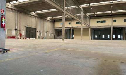 GALPÃO INDUSTRIAL LOCALIZADO NO TAMBORÉ  FASE SANTANA DE PARNAIBA