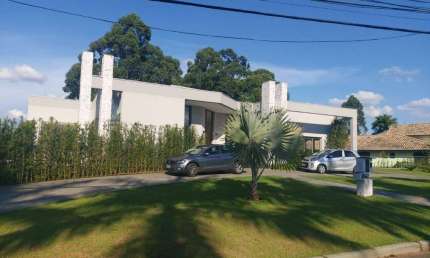 CASA  térrea localizado no Alphaville 1 / 4 suítes / ótima localização