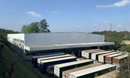 GALPÃO LOCALIZADO EM COTIA, COM 14 DOCAS PD 12 MTS²