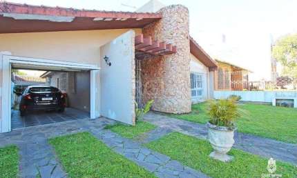 Casa para Venda - 215m², 3 dormitórios, sendo 1 suites, 3 vagas - Sarandi