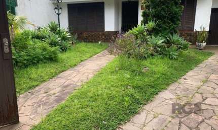 Casa com 3 quartos à venda na Rua Mura, --, Guarujá, Porto Alegre