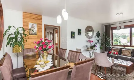 Apartamento de 2 dormitórios ,80 M² com possibilidade de transformação em 3 dormitórios. Living: Para dois ambientes e estar íntimo. Copa-Cozinha: Funcional e bem equipada. Ampla Área de Serviç