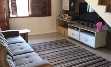 Casa para Venda - 180m², 3 dormitórios, sendo 1 suites, 3 vagas - Tristeza