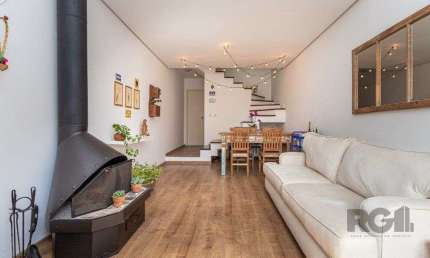 Casa em condomínio de 109m² - 3 dormitórios, 1 suíte e 1 vaga no bairro Teresópolis