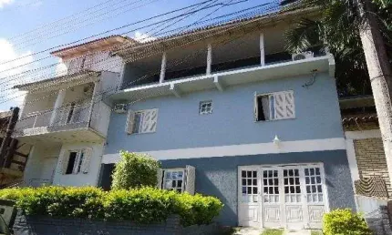 Casa Condominio para Venda - 235m², 3 dormitórios, sendo 1 suites, 2 vagas - Guarujá