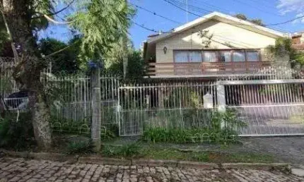 Casa em porto alegre, no bairro jardim isabel, com 5 dormitório(s), e 5 banheiros, à venda.