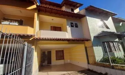 Casa em Porto Alegre, no bairro Espírito Santo, com 3 dormitório(s), e 3 banheiros, à venda.