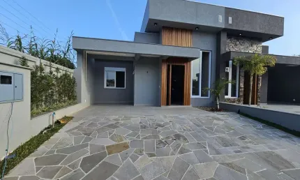 Casa Condominio em Porto Alegre, no bairro Hípica, com 3 dormitório(s), e 3 banheiros, à venda.