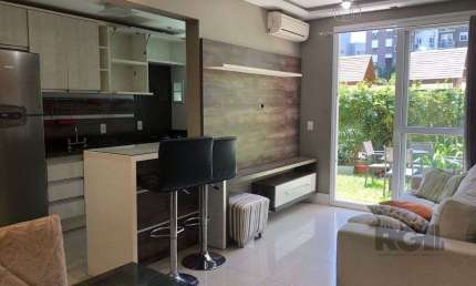 Apartamento com pátio 2 quartos (1 suites) churrasqueira e vaga. Infra completa