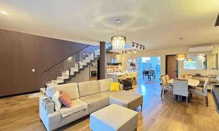 Casa à venda com 174m², 3 dormitórios, 3 suítes, 2 vagas, no bairro Hípica em Porto Alegre