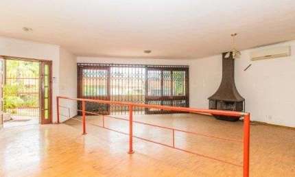 Casa para Venda - 408m², 3 dormitórios, sendo 3 suites, 4 vagas - Chácara das Pedras