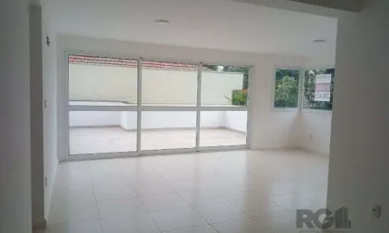 Apartamento garden com 2 suítes, lavado, área de serviço. um pátio enorme muito ensolarado.com 123,34m² de área privativa, 2 vagas