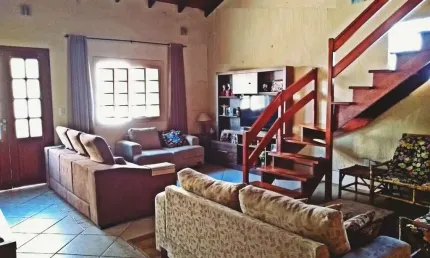 Casa para Venda - 250m², 3 dormitórios, sendo 1 suites, 1 vaga - Camaquã