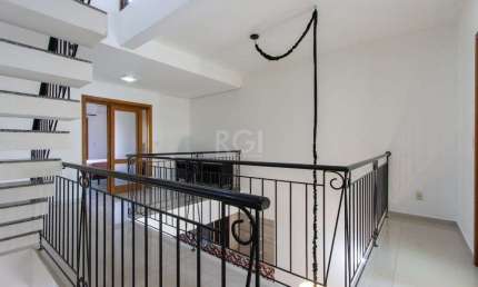 Casa para Venda - 204m², 3 dormitórios, sendo 3 suites, 2 vagas - Espirito Santo