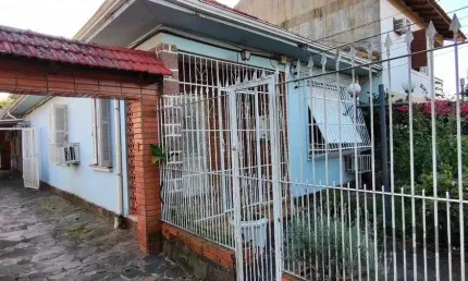 Casa | 3 quartos | 243,93m2 | 8 vagas | Bairro Nonoai