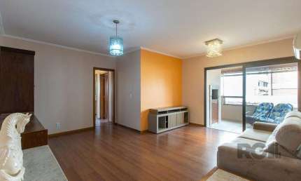Apartamento 3 quartos, 1 suite, dependência, sacada com churrasqueira, 2 vagas - Bairro Menino Deus