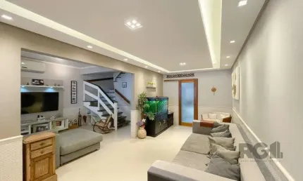 Casa no bairro Vila Assunção. 3dormitórios sendo 1 suíte e 2 vagas cobertas.