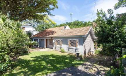 Casa com 4 quartos à venda na Rua dos Guaranis, --, Espírito Santo, Porto Alegre
