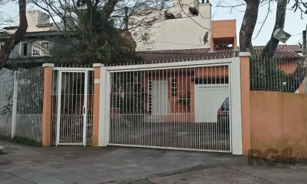 Casa com 4 quartos à venda na Rua Tupã, --, Vila Assunção, Porto Alegre