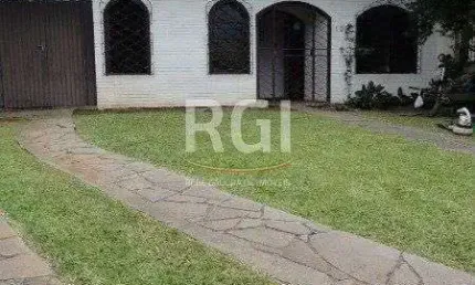 Casa para Venda - 100m², 3 dormitórios, 4 vagas - Guarujá