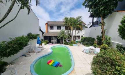 Casa Bairro Jardim Isabel/ Amplo Pátio / Piscina / 3 Dormitórios