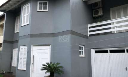 Casa 210m², 3 dormitórios, sendo 1 suites, 2 vagas - Mario Quintana, Porto Alegre/RS