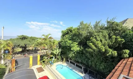 Casa com 3 quartos à venda na Avenida Guaíba, --, Vila Assunção, Porto Alegre