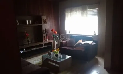 Ótima casa com 4 dormitórios no bairro Camaquã Porto Alegre RS