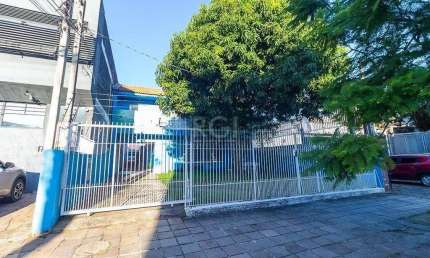 Casa com 9 dormitórios no bairro São Geraldo, pode ser comercial