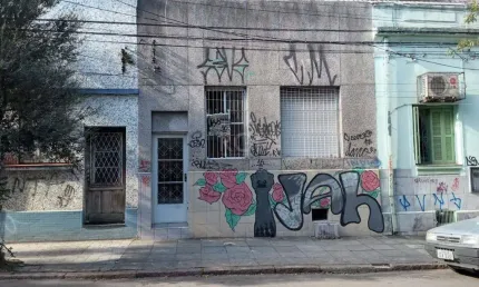 Casa para Venda - 70m², 2 dormitórios, Cidade Baixa