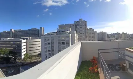 Grande OPORTUNIDADE!! Lindo Apartamento, com amplo Garden privado!!! Sua localização privilegiada, é com certeza um diferencial de destaque deste imóvel