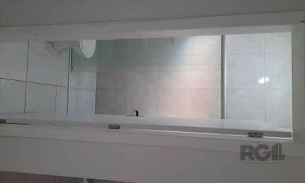Casa dividida em 4 apartamentos de 2 dormitórios no bairro Cavalhada