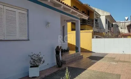 Casa com 3 quartos à venda na Rua Doutor João Evangelista F. da Costa, --, Cavalhada, Porto Alegre