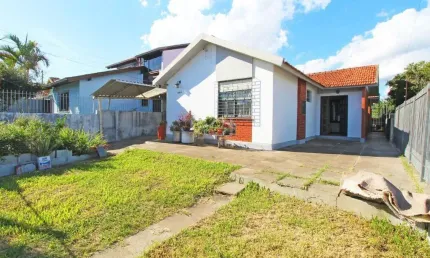 Casa com 5 quartos à venda na Rua João Mora, --, Camaquã, Porto Alegre