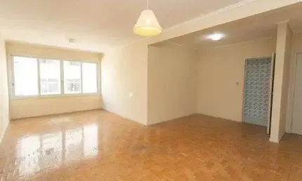 Vende-se apartamento com 3 quartos, 1 suíte, 2 vagas e 116m² - Moinhos de Vento