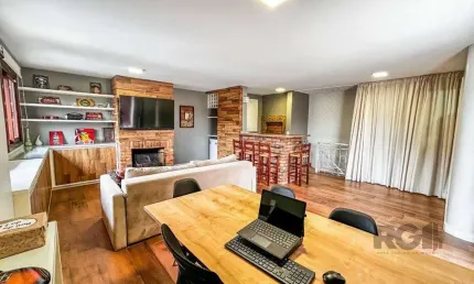 Excelente cobertura de 2 dormitórios e 2 vagas cobertas e escrituradas no bairro Teresópolis.
