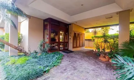 Apartamento de 2 quartos, suíte e 1 vaga de garagem no bairro menino deus