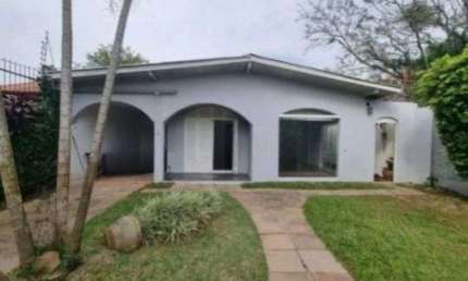 Casa 3 Dormitórios com Piscina à Venda no Guarujá – Zona Sul de Porto Alegre