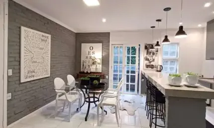 Casa com 2 quartos à venda na Rua Liberdade, --, Rio Branco, Porto Alegre