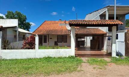 Casa com Excelente Localização - Próxima à Avenida Edgar Pires de Castro.