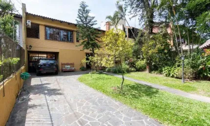 Casa para Venda - 435m², 4 dormitórios, sendo 4 suites, 4 vagas - Cristal