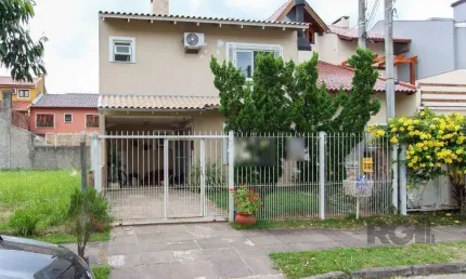 Casa com 2 quartos à venda na Rua Guatambu, --, Hípica, Porto Alegre